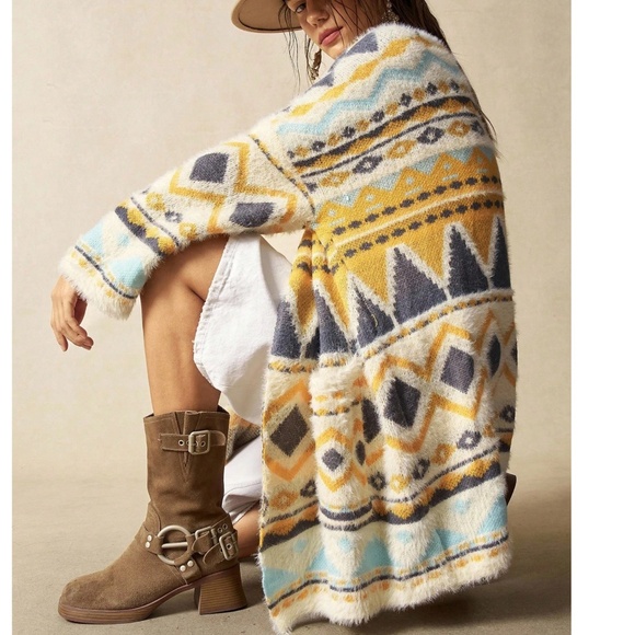 Cozy Geo Print Open Oversized Fuzzy Knit Cardigan - Picture 4 of 6